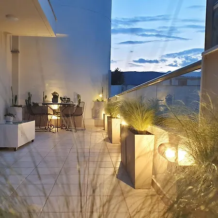 Gallery House In Itea-delphi * Itea