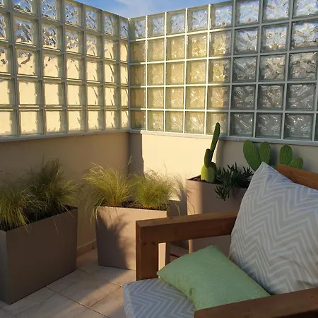 Gallery House In Itea-delphi *