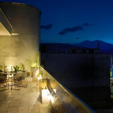 Gallery House In Itea-delphi