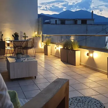 Gallery House In Itea-delphi * Itea