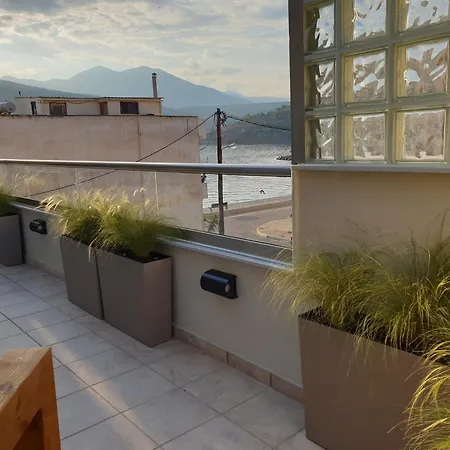 Gallery House In Itea-delphi Apartment