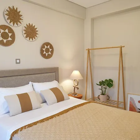 Gallery House In Itea-delphi *