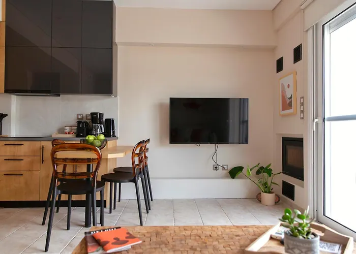 Gallery House In Itea-delphi *