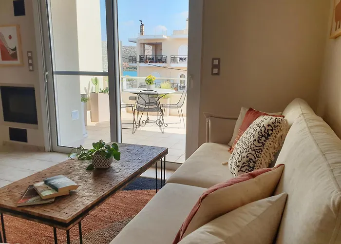 Gallery House In Itea-delphi